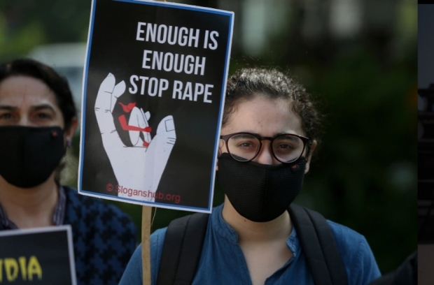 성폭력 근절을 위한 시위에 나선 인도 여성 AP 연합뉴스