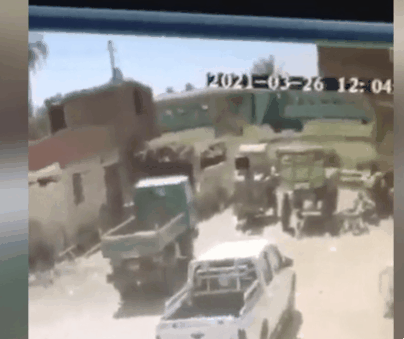 이집트 현지시간으로 26일 중부 소하그 지역에서 열차 두 대가 추돌해 최소 32명이 숨지고 100명이 넘는 부상자가 발생했다.