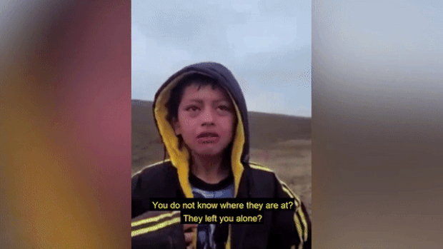 최근 미국과 멕시코가 만나는 국경에서는 부모를 동반하지 않은 미성년 이민자가 일평균 500명 유입되고 있다. 지난 1일 미국과 멕시코 국경을 흐르는 리오그란데강 인근에서도 니카과라 국적의 10살 이민 아동 한 명이 구조됐다. 직접 국경 순찰대 차량 쪽으로 다가온 소년은 무슨 일이냐고 묻는 순찰대원에게 “같이 온 사람들이 나를 버렸다. 어디로 갔는지 모르겠다”고 흐느꼈다.