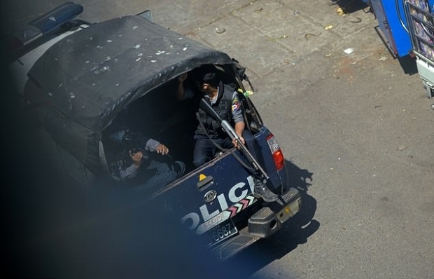 미얀마 양곤에 집결한 군부. 사진=로이터 연합뉴스