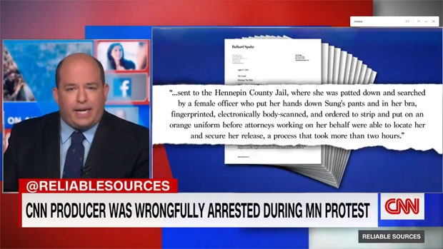 18일(현지시간) CNN은 흑인 청년 단테 라이트(20) 사망 사건으로 촉발된 시위를 취재하던 자사 언론인이 경찰에 체포됐다가 몇 시간 만에 풀려났다고 보도했다. 지난해 조지 플로이드 사건 당시 시위 현장에서 CNN 기자가 체포돼 한 차례 논란이 인 바 있는데, 이번에도 비슷한 사건이 발생해 파장이 상당하다.