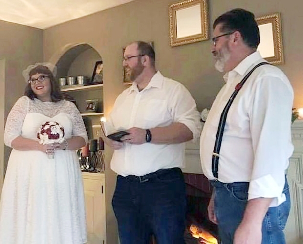 2016년 각자의 결혼 생활을 끝낸 두 사람은 이혼 절차가 모두 마무리된 이듬해부터 본격적으로 교제를 시작했다. 2018년 에리카가 제프의 아이를 가진 후에는 곧바로 식을 올리고 정식 부부가 됐다.