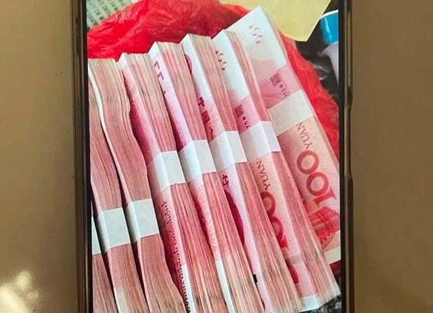 올해 3세의 A군이 비정한 친부의 손에 이끌려 황 씨 부부에게 인신매매된 순간이었다. 그가 친아들을 팔고 받은 대가는 단돈 15만 8천 위안(약 2750만 원)이었다.