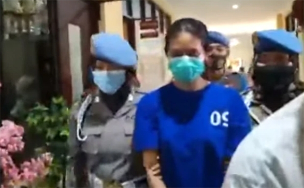 체포된 용의자는 전남친이 다른 여자와 결혼한 것에 앙심을 품고 복수를 위해 독살을 계획, 닭꼬치를 사다가 직접 청산가리를 뿌린 후 배달원에게 건넨 것으로 알려졌다.