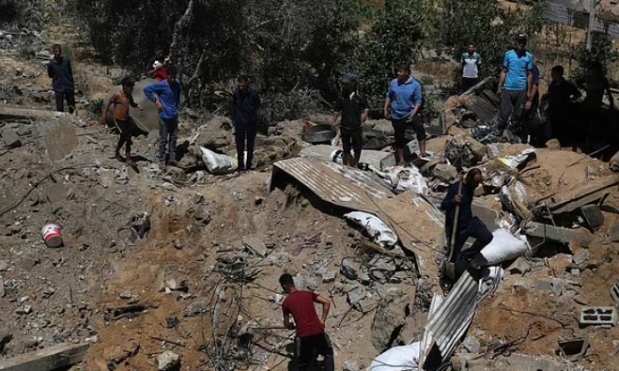 이스라엘과 팔레스타인의 무력 충돌이 시작된 지 열흘이 지나는 동안 팔레스타인에서는 어린이 40여 명을 포함해 200명이 넘는 사망자가 발생했다.