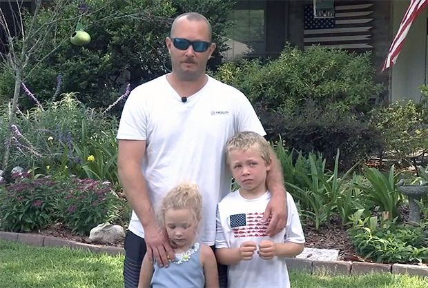 아버지는 “두 아이 모두에게 충실하려고 노력했지만 곧 녹초가 됐다. 딸은 내게서 점점 멀어져 갔다. 아이들에게 무슨 일이 일어날지 모르는 상황이었다. 아들에게 사랑한다고 말했다”고 설명했다.