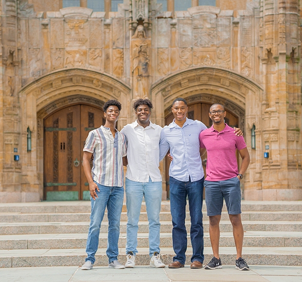 이제 쌍둥이들은 더 큰 연못으로 나갈 준비를 하고 있다. 그만큼 만날 기회는 더욱 줄어들 것이다. 닉은 뉴욕 골드만삭스, 잭은 샌프란시스코 골드만삭스로 향한다. 나이젤은 의대 진학 전 2년간 예일대 파킨슨병 연구소에서 연구원 생활을 할 계획이다. 졸업논문을 제출하고 12월 공식 졸업하는 아론은 구글 입사를 앞두고 있다.