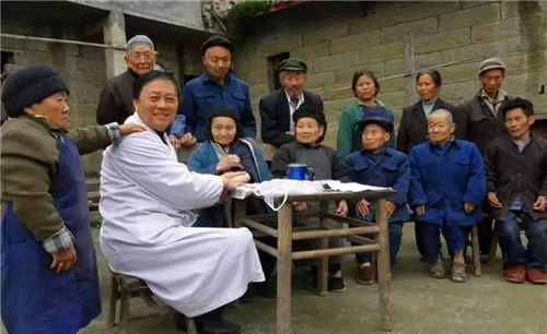 평균 신장이 80cm에 불과한 한 중국 마을의 주민들