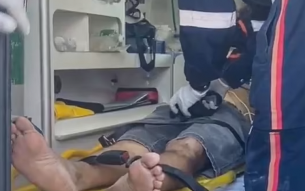 브라질에서 갑작스런 건강이상으로 쓰러진 오토바이 운전자가 사망선고를 받았다가 극적으로 회생했다.