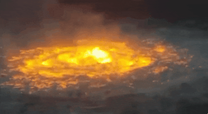 지난 2일 멕시코 유카탄반도 캄페체주 멕시코만 바다에서 발생한 일명 ‘불의 눈’ 화재 사고