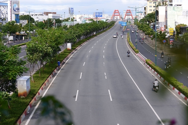 평소 교통 체증이 심했던 호치민 투득시 판반동(Pham Van Dong)대로가 한산한 모습이다(출처=Tuoi Tre)
