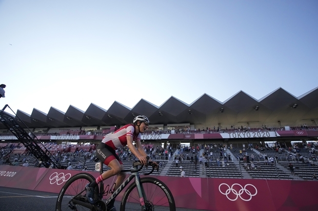 무명이었지만 키젠호퍼의 기량은 매우 뛰어났다. 2016년 스페인 히로나의 한 아마추어팀에서 활동하며 스페인 내셔널 컵 종합 우승을 차지했고, 눈에 띄는 기량 덕에 2017년에는 프로팀에 입단했다./AP연합뉴스