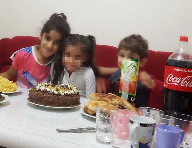 하브바누르 제니크(왼쪽)와 레벤트 제니크(오른쪽)의 모습.