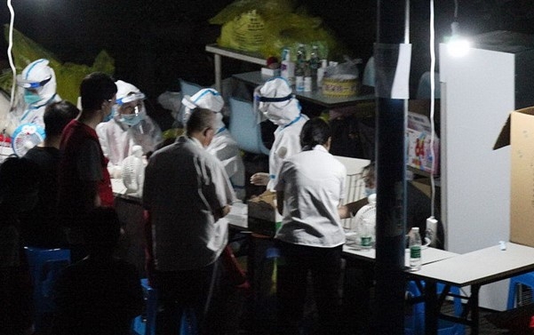 중국 당국이 관광객들에게 핵산검사를 3회 받고 이상이 없다는 것을 확인한 후에야 장자제를 떠날 수 있다고 밝혔다