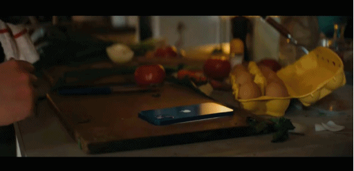 지난 3월 공개된 아이폰12 광고 원본