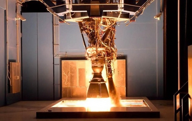 코로나19 확진자 급증으로 치료에 필요한 액체 산소 공급에 차질이 생긴 우주산업업체 스페이스X의 실험실