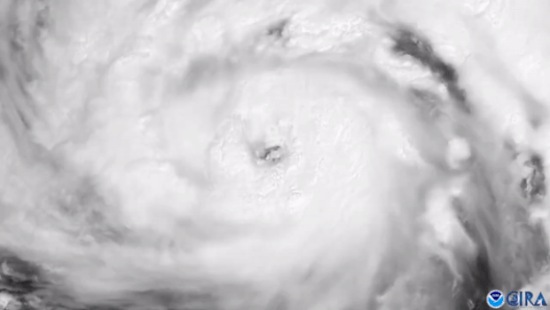 미국 국립해양대기청(NOAA) 기상위성 GOES-16으로 본 허리케인 ‘아이다’의 눈.