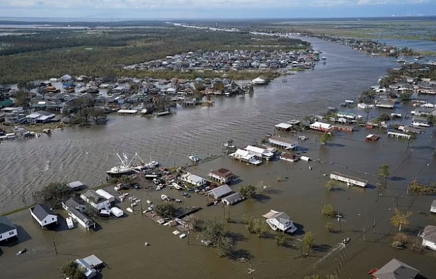미국 루이지애나주 제퍼슨 교구에 있는 마을 장 라피트이 허리케인 아이다의 영향으로 침수 피해를 입었다.(사진=AP 연합뉴스)