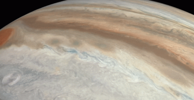 지난해 탐사선 주노가 목성을 근접비행하며 촬영한 영상. 출처=NASA