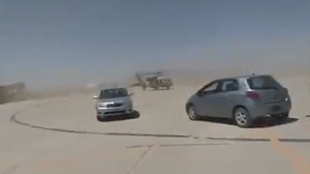 탈레반 측 조종사가 시험 비행하는 것으로 추정되는 블랙호크의 1분짜리 영상 일부