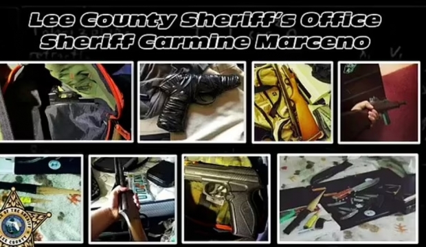 코너 프루엣(13)과 필립 버드(14)의 집에서 발견된 증거품들