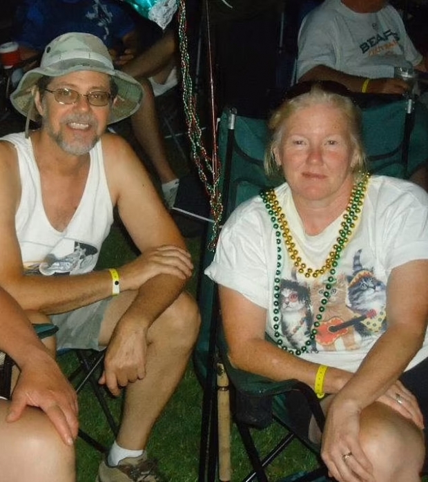 희생자 티머시 새털리 시니어(왼쪽)와 그의 아내 샐리의 모습.(사진=페이스북)