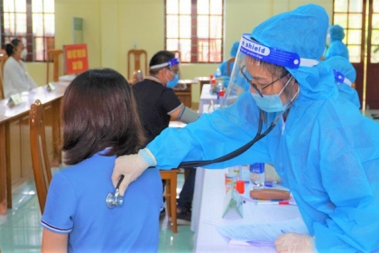 [여기는 베트남] 10분 간격 백신 2번 접종한 여성 “원래 4번 맞으려 했는데…”