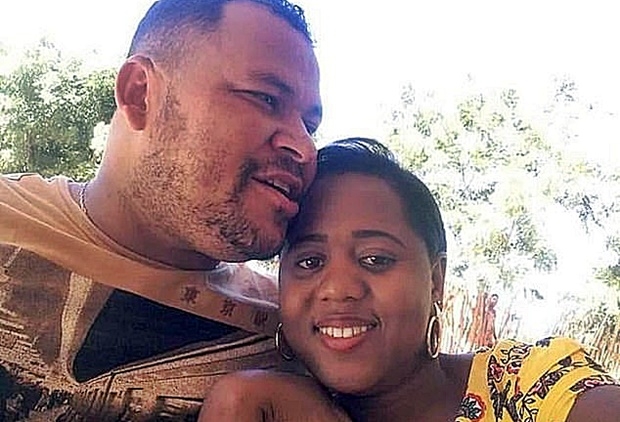 23일 미나스제라이스 자이바의 한 가정집에 선물 꾸러미가 배달됐다. 예비부부 디오네 퀴리노(35)와 아만다 카시아 로페스(27) 앞으로 온 결혼 선물이었다.