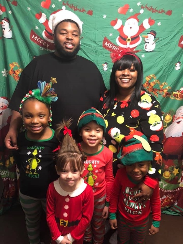 그는 “아버지에 이어 애가 넷이나 있는 아들이 코로나로 사망했다. 나와 손자들 모두 동시에 훌륭한 아버지를 잃었다”고 괴로워했다.