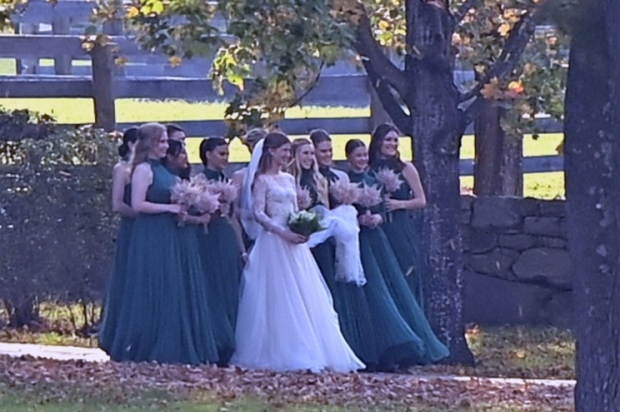 미국 현지시간으로 지난 16일 마이크로소프트(MS) 창업자 빌 게이츠의 장녀 제니퍼 게이츠(25)가 이집트 국가대표 승마선수인 나엘 나세르(30)와 초호화 결혼식을 올렸다