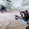 터번 엮어 만든 10m 동아줄이 생명줄로…익수자 구조 (영상)