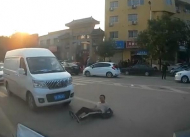 여기는 중국] 끔찍한 칼부림 막았더니…선량한 남성에 누명 씌운 경찰