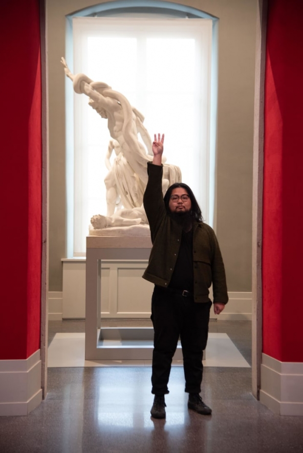 중국 공산당을 비판하는 메시지를 담은 작품으로 당국의 위협을 받고 있다고 주장하는 상하이 출신 예술가 바디우카오