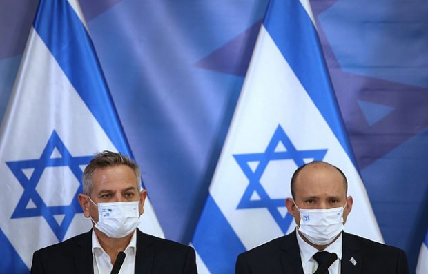 니트잔 호로위츠 이스라엘 보건장관(왼쪽)과 나프탈리 베네트 이스라엘 총리의 모습.(사진=EPA 연합뉴스)