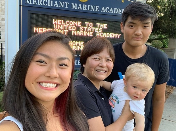 중국에서 태어나 미국으로 건너간 마씨는 자발적 비혼모다. 오래전 애인과의 사이에서 낳은 아들 토마스(19)와 딸 타일러(17)가 그에겐 거의 유일한 가족이었다.