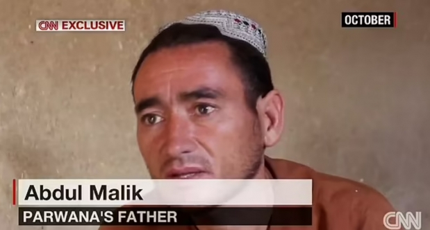 말릭의 아버지는 “우리는 딸을 팔지 않으려고 노력했다. 일자리를 찾기 위해 먼 지방까지 가기도 했고, 친척들로부터 많은 돈을 빌리기도 했다. 아내는 난민캠프의 다른 주민들에게 음식을 구걸한 적도 있다”면서 “하지만 8명의 가족을 먹여살리려면 선택의 여지가 없었다. 죄책감과 수치심, 걱정 등으로 잠을 이룰 수가 없다”고 말했다.