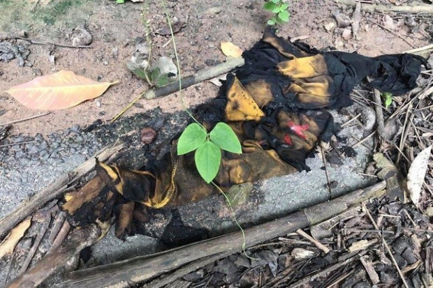 살해 현장에서 불에 타고 남은 피해자의 옷가지.