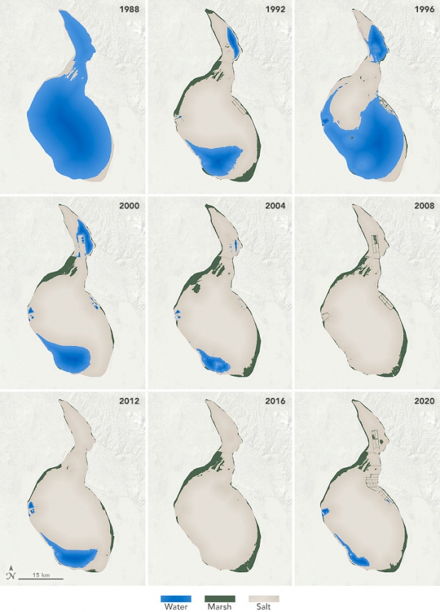 1988년 부터 위성으로 촬영된 투즈 호수의 모습. 파란색은 물, 회색은 소금을 의미한다.