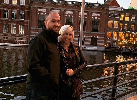 니컬러스 맥개리 경위와 그의 아내 멀리사 맥개리의 모습.(사진=페이스북)