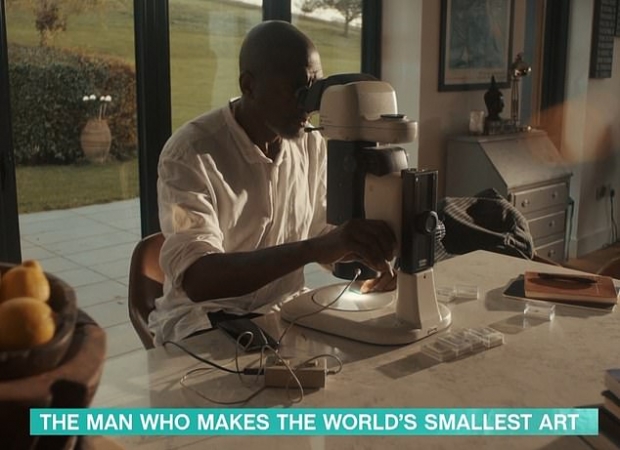 이날 위건은 자신이 매일 16~17시간씩 짧게는 두 달, 길게는 석 달 이상 작업에 몰두해야 하나의 조각품을 완성할 수 있다고 말했다.(사진=itv)