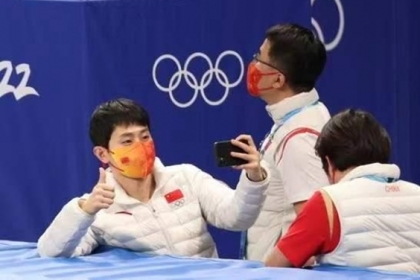 thumbnail - 中 ‘역린’ 건드린 빅토르안 사과...”우리 가족 하나의 중국 지지”