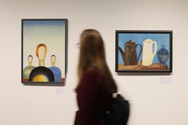 ‘세 형상’(Три фигуры, 1932~1934)의 작가 안나 레포르스카야(1900~1982)는 그림 외에 건물과 전시회 디자인 분야에서도 두각을 드러낸 러시아 아방가르드 작가였다. 1939년 뉴욕세계박람회 구소련 전시관 디자이너를 역임했다. 그의 작품은 모스크바에 있는 국립 트레티야코프 미술관과 상트페테르부르크에 있는 국립러시아박물관 등에 전시돼 있다.