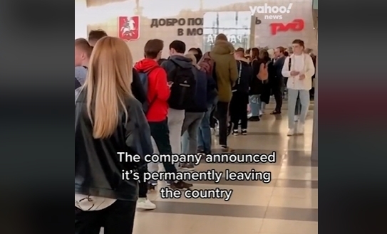 우크라이나를 침공한 러시아에서 사업 완전 철수를 선언한 맥도날드의 러시아 모스크바 매장. 2022.05.17 영상 캡쳐