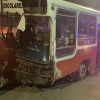 훔친 스쿨버스로 무조건 돌진... 자동차 21대와 쾅쾅쾅