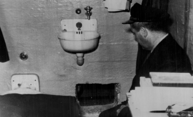 탈옥 당시 터널 모습