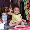 [월드피플+] 스치기만 해도 깨지는 인도 ‘유리뼈 소년’의 꿈 (영상)