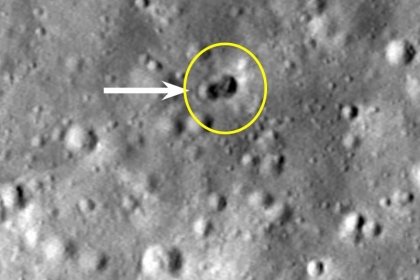 [아하! 우주] 정체불명 우주쓰레기 로켓, 달 뒷면 추락…NASA 탐사선 포착