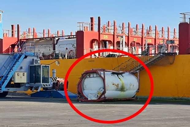 염소 가스는 들이마실 경우 폐를 녹이고, 피부에 닿으면 염증을 일으키는 맹독성 가스다. AFP 연합뉴스