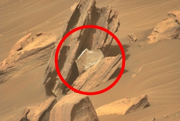 화성 표면에서 발견된 알루미늄 조각의 모습. 사진=NASA/JPL-Caltech