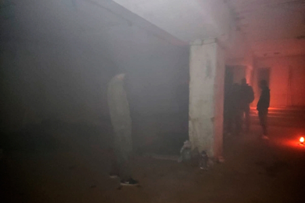 지하실에 갇혀 있는 러시아 군인들의 모습. / 사진=뵤르슷카